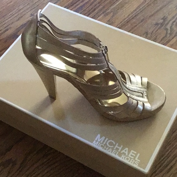 Michael Kors Shoes - 🌹Michael Kors Shoes